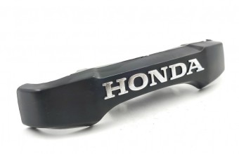 EMBLEMA FRONTAL TITAN 150 04-08 PRATA EMBUS